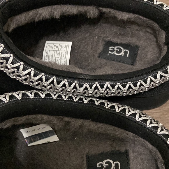- Tasman Ugg slipper platform size 7 - Picture 4 of 4